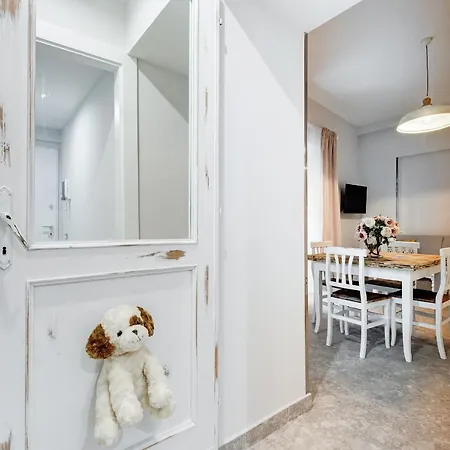 Trevi Fountain - Shabby - Romedreamhome