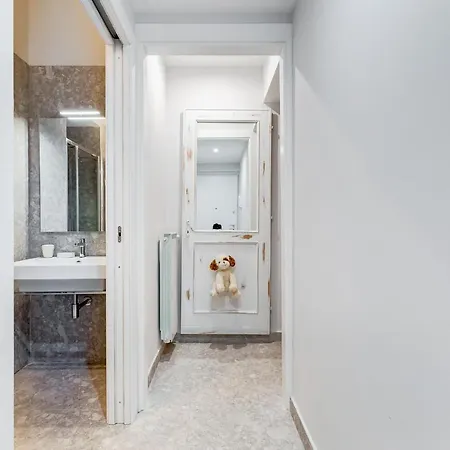 Trevi Fountain - Shabby - Romedreamhome