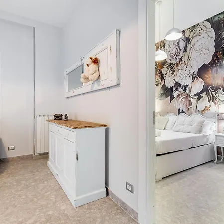 Trevi Fountain - Shabby - Romedreamhome