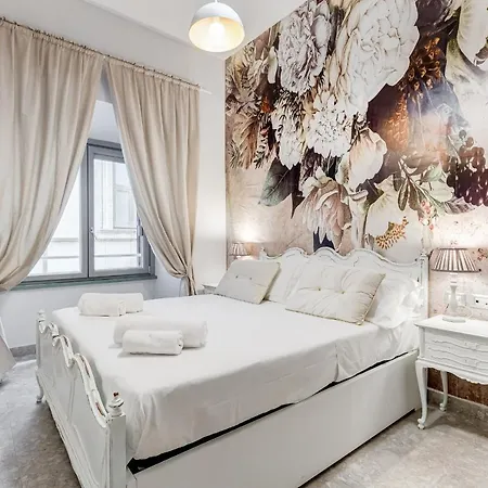 Trevi Fountain - Shabby - Romedreamhome *