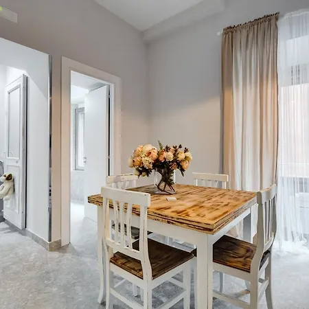Apartment Trevi Fountain - Shabby - Romedreamhome