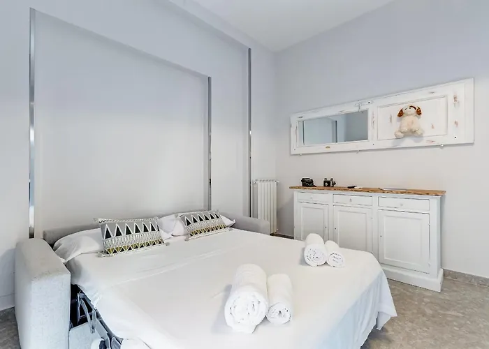 Trevi Fountain - Shabby - Romedreamhome
