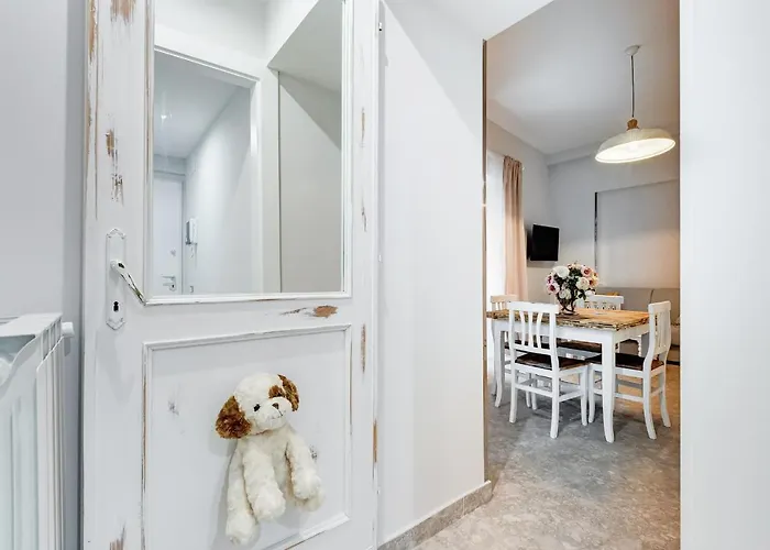 Trevi Fountain - Shabby - Romedreamhome